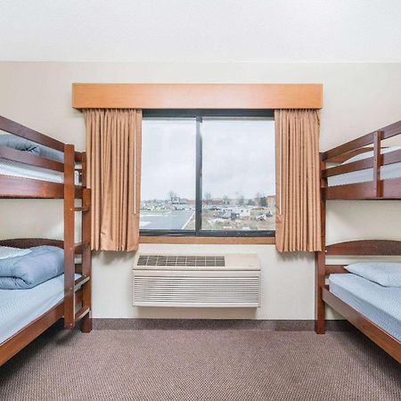 Days Inn & Suites By Wyndham Baxter Brainerd Area מראה חיצוני תמונה